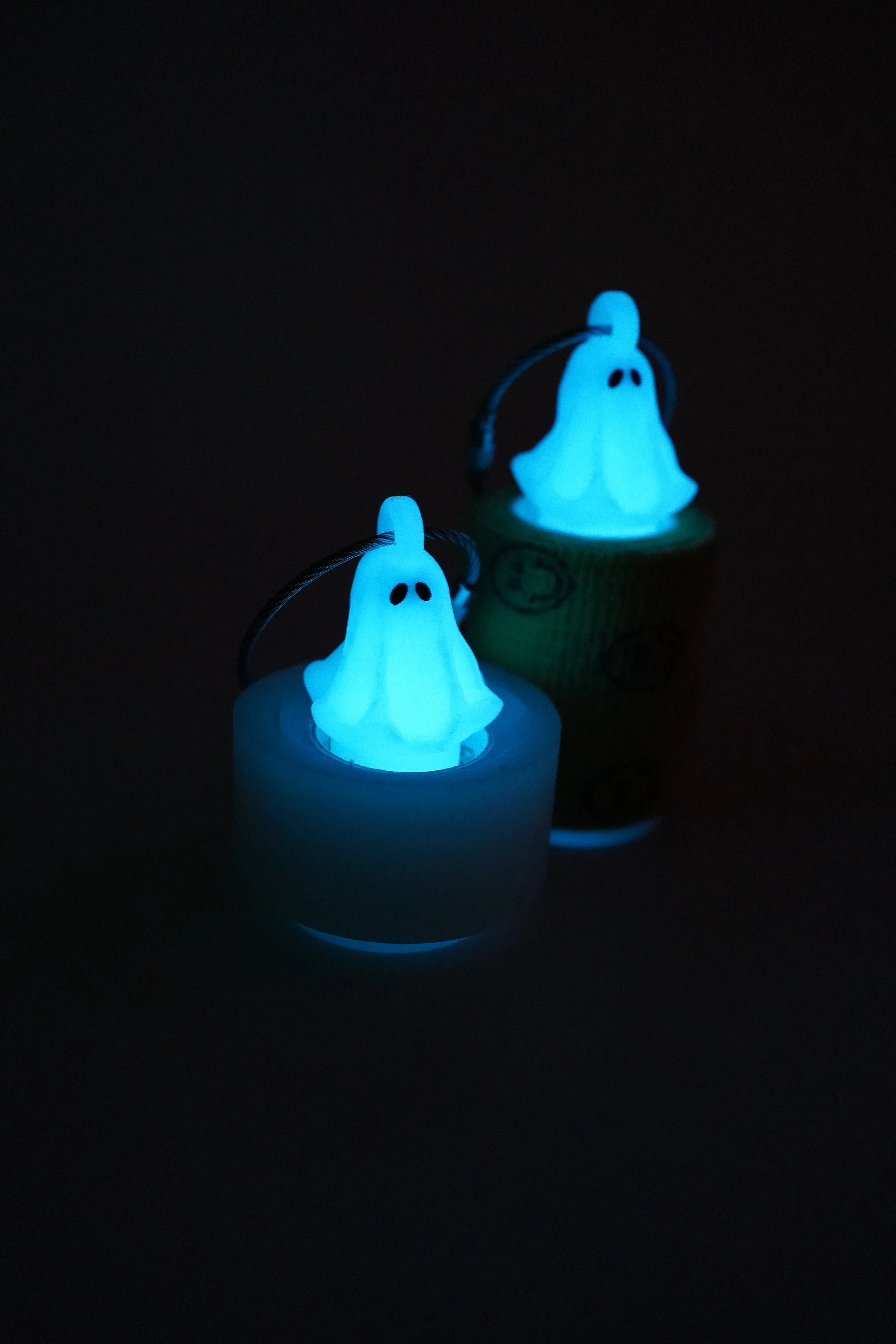 Glow Ghost Roll Holder 1-pack - Rescue Candy